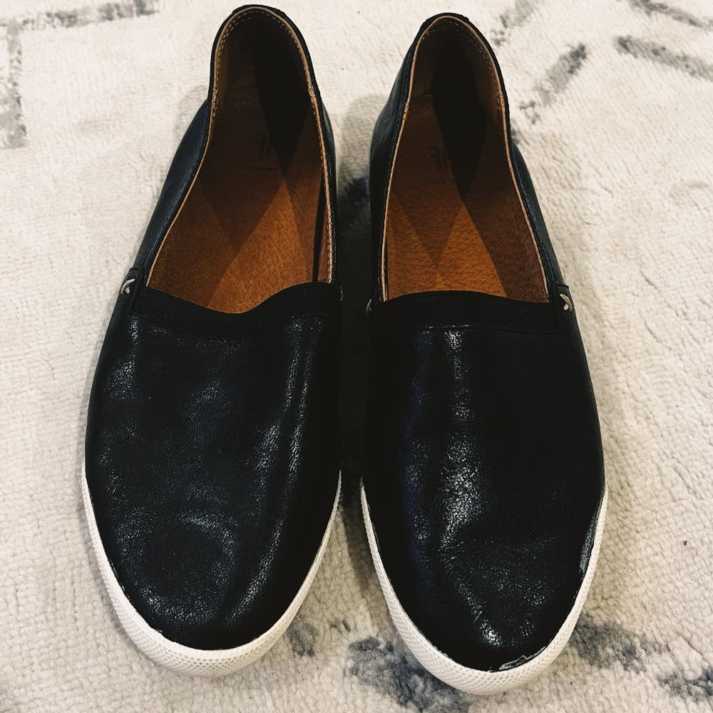 Frye "Melanie" Slip-On, size 7.5, black leather